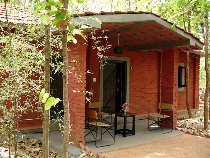 Kanha Jungle Lodge Dhanwar Exterior photo