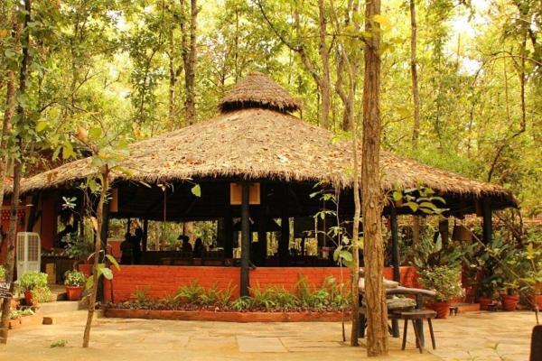 Kanha Jungle Lodge Dhanwar Exterior photo